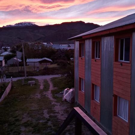 Milenarios Hostel El Chalten Exterior photo